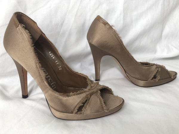 Pedro Garcia Size 5.5 - 6 Brown Satin Frayed Pumps - $525 RETAIL