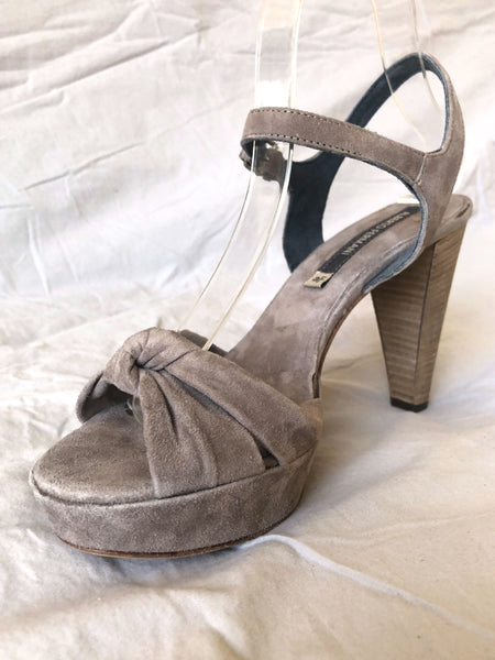 Alberto Fermani Size 8.5 Gray Suede Sandals