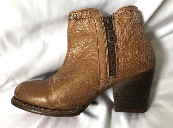 Bed Stu Size 6 Tan Yell Boot