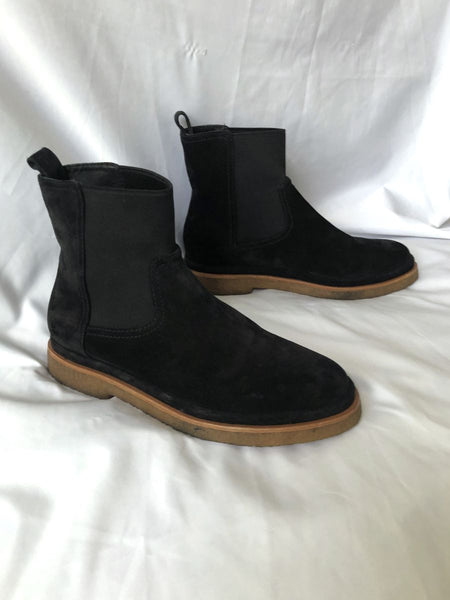 VINCE Size 6 Chelsea Black Suede Booties