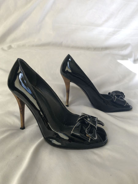 Stuart Weitzman Size 6.5 Woodbow Black Patent Pump