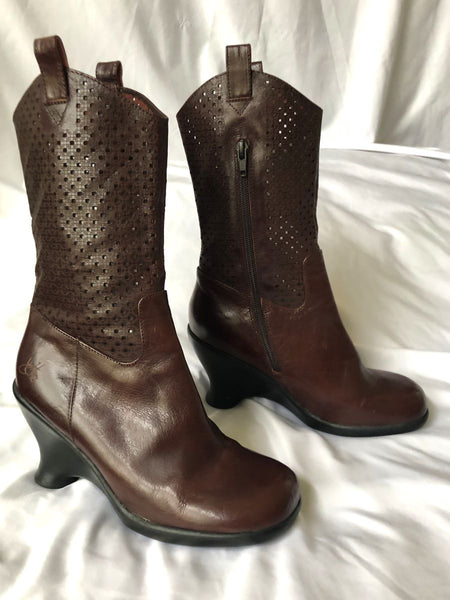 John Fluevog Size 7 Friends Rona Brown Boots