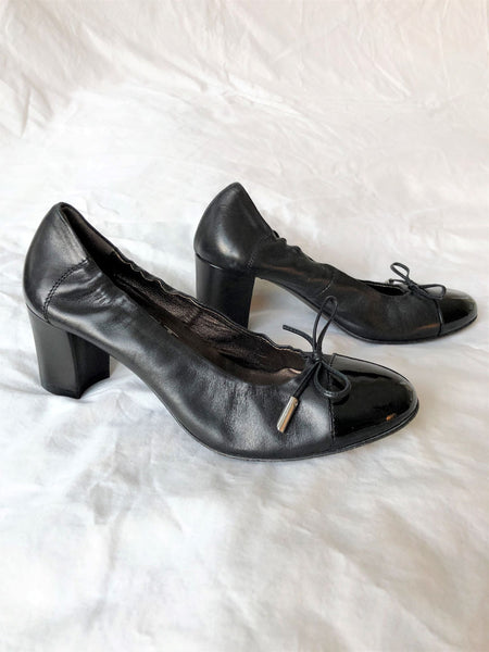 AGL Size 7 Black Leather Bow Pumps