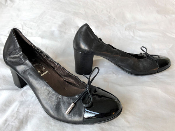 AGL Size 7 Black Leather Bow Pumps