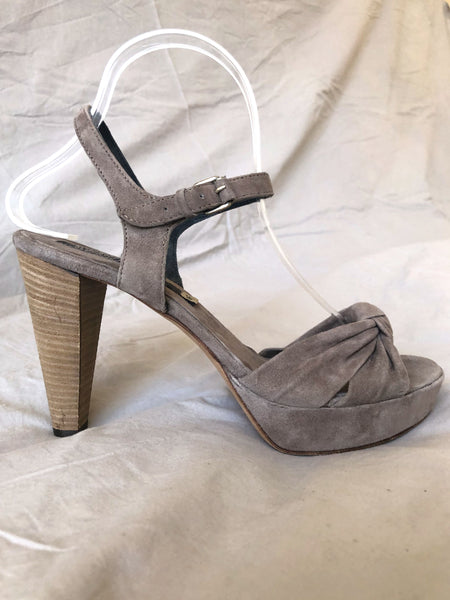 Alberto Fermani Size 8.5 Gray Suede Sandals