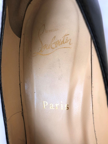 Christian Louboutin Authentic Size 7 Black Leather Simple Pumps