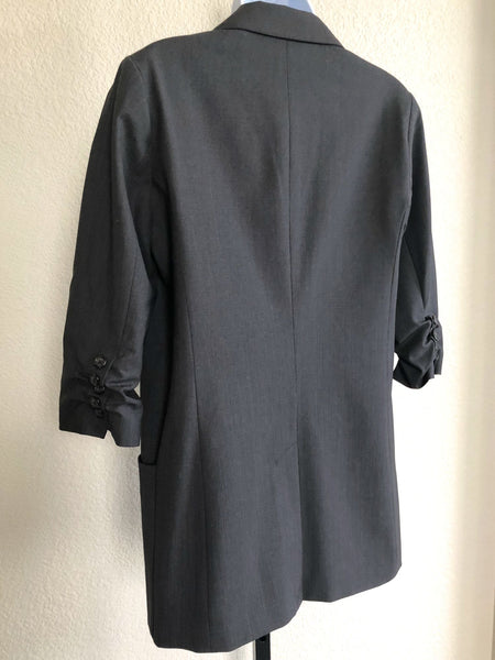 Elizabeth and James Size 8 Gray Ruched Sleeve Relaxed Blazer