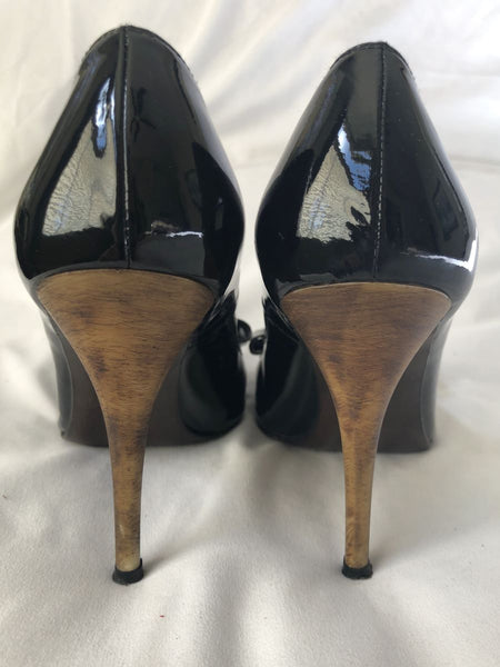 Stuart Weitzman Size 6.5 Woodbow Black Patent Pump